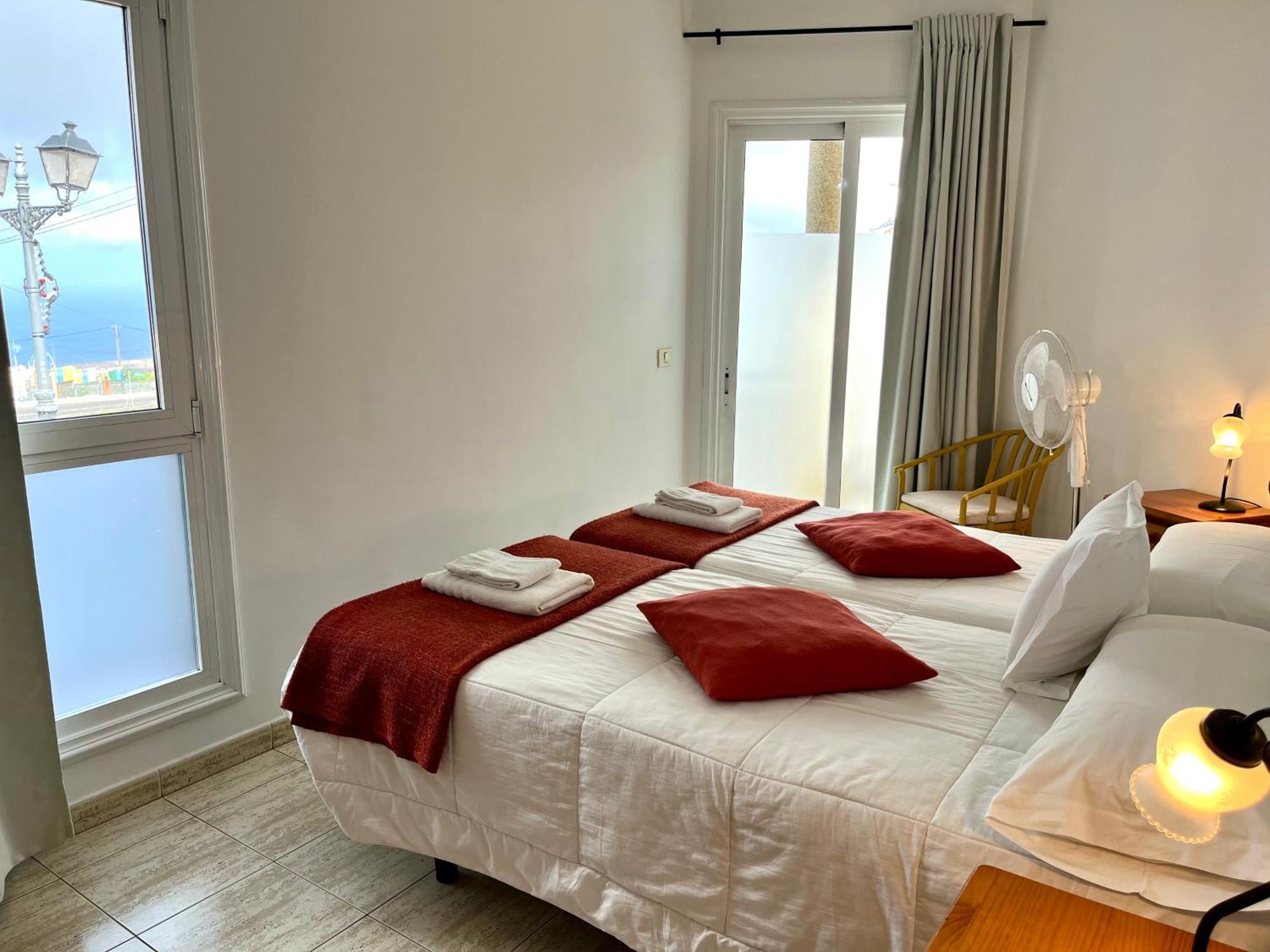 Apartamentos Edalmar Frontera Exterior photo