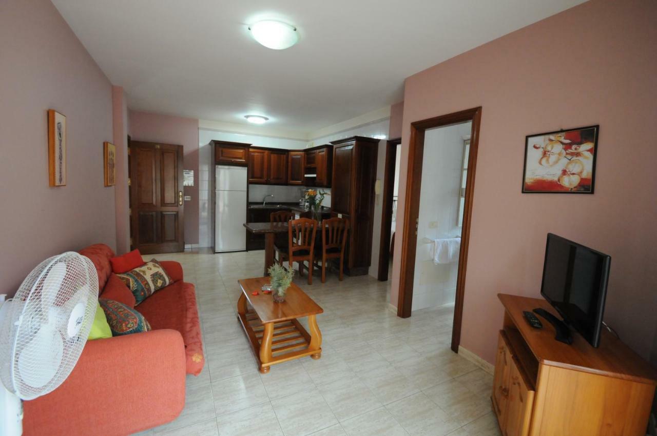 Apartamentos Edalmar Frontera Exterior photo