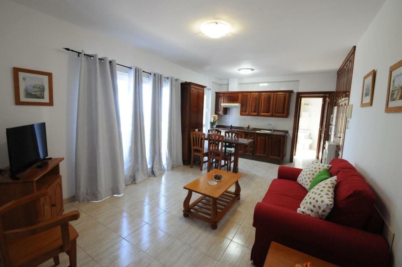 Apartamentos Edalmar Frontera Exterior photo